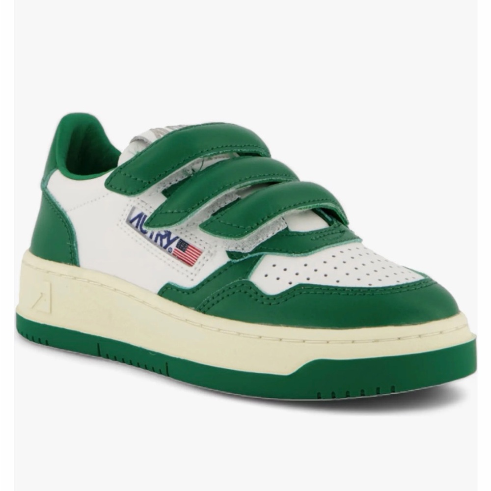 AUTRY Medalist Kidstripe low sneaker Green and White size 29 Europe or 11.5 USA